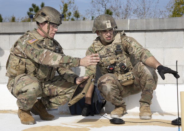 Army EOD Soldiers train with civilian counterparts at Raven’s Challenge ...