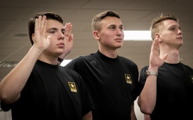 Pay for recruits before BCT, in-person recruiting halts amid COVID-19