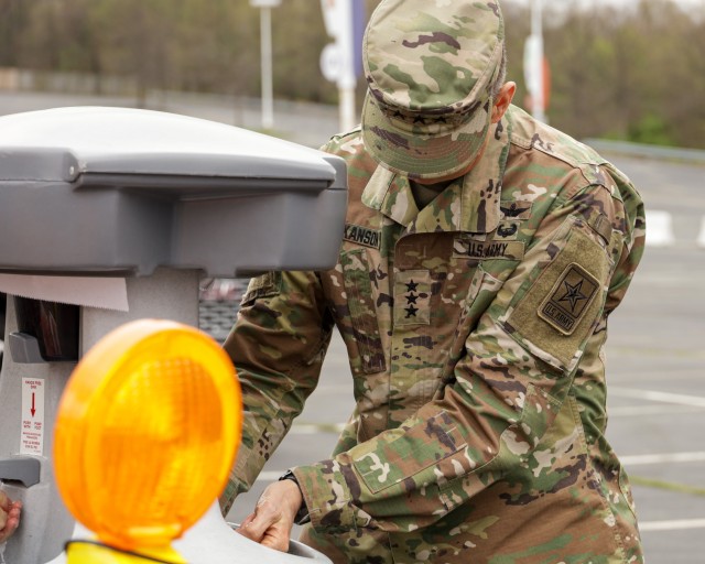 Army leaders visit COVID-19 screening site in Maryland