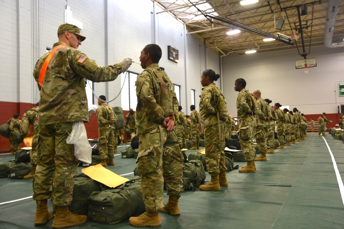 army-delays-recruit-movement-to-basic-training-offers-incentive-pay