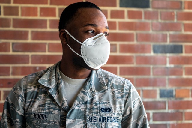 Polish medical team shares COVID-19 lessons learned with Guard