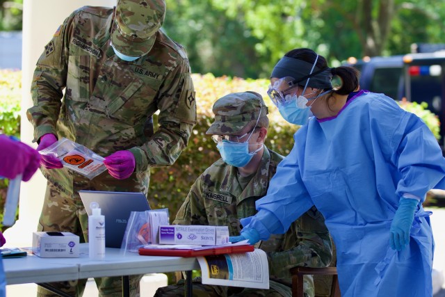 Florida National Guard assists nurses with mobile testing