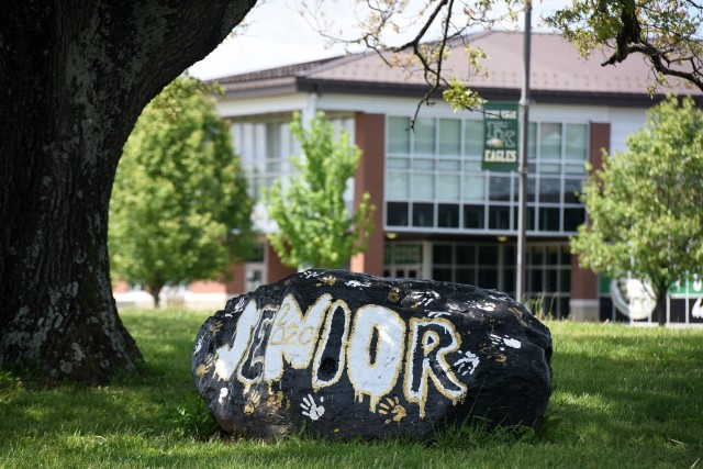 Fort Knox Middle High School adjusts Class of 2020 graduation plans to fit the times
