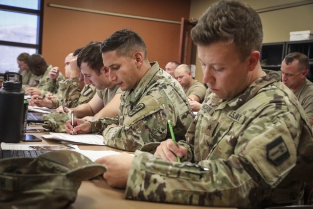 Soldiers sound off to Army leadership in new survey | Article | The ...