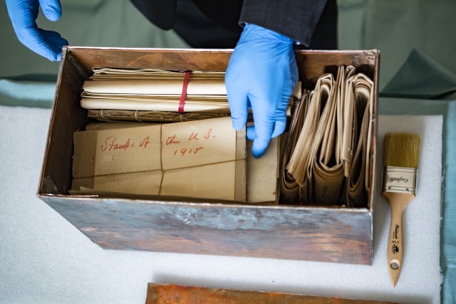 105-year-old memorabilia box opened at Arlington Cemetery