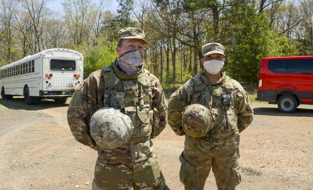 Pennsylvania Guard Soldiers honored for aiding crash victim