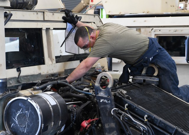 Cal Guard member's civilian skills get troops to missions