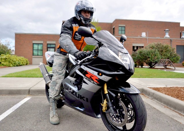 JBLM bikers revved up for motorcycle safety course