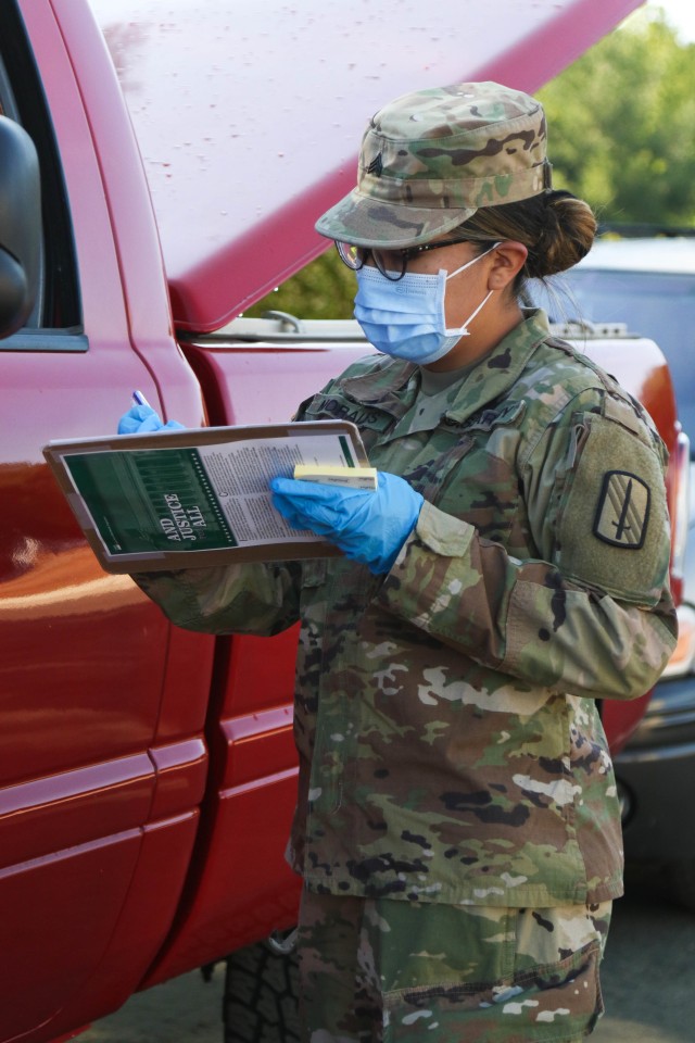 NCARNG assists Spanish-speaking citizens during COVID-19
