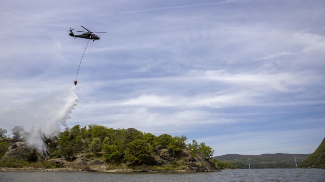 NY and Connecticut UH-60 crews conduct fire-bucket training