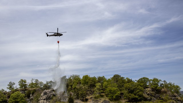 NY and Connecticut UH-60 crews conduct fire-bucket training