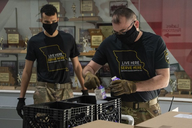 Missouri National Guard delivers school lunches
