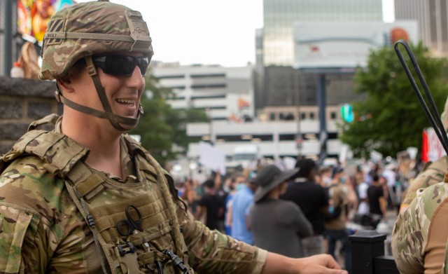 Guardsmen defuse tensions with Atlanta protesters