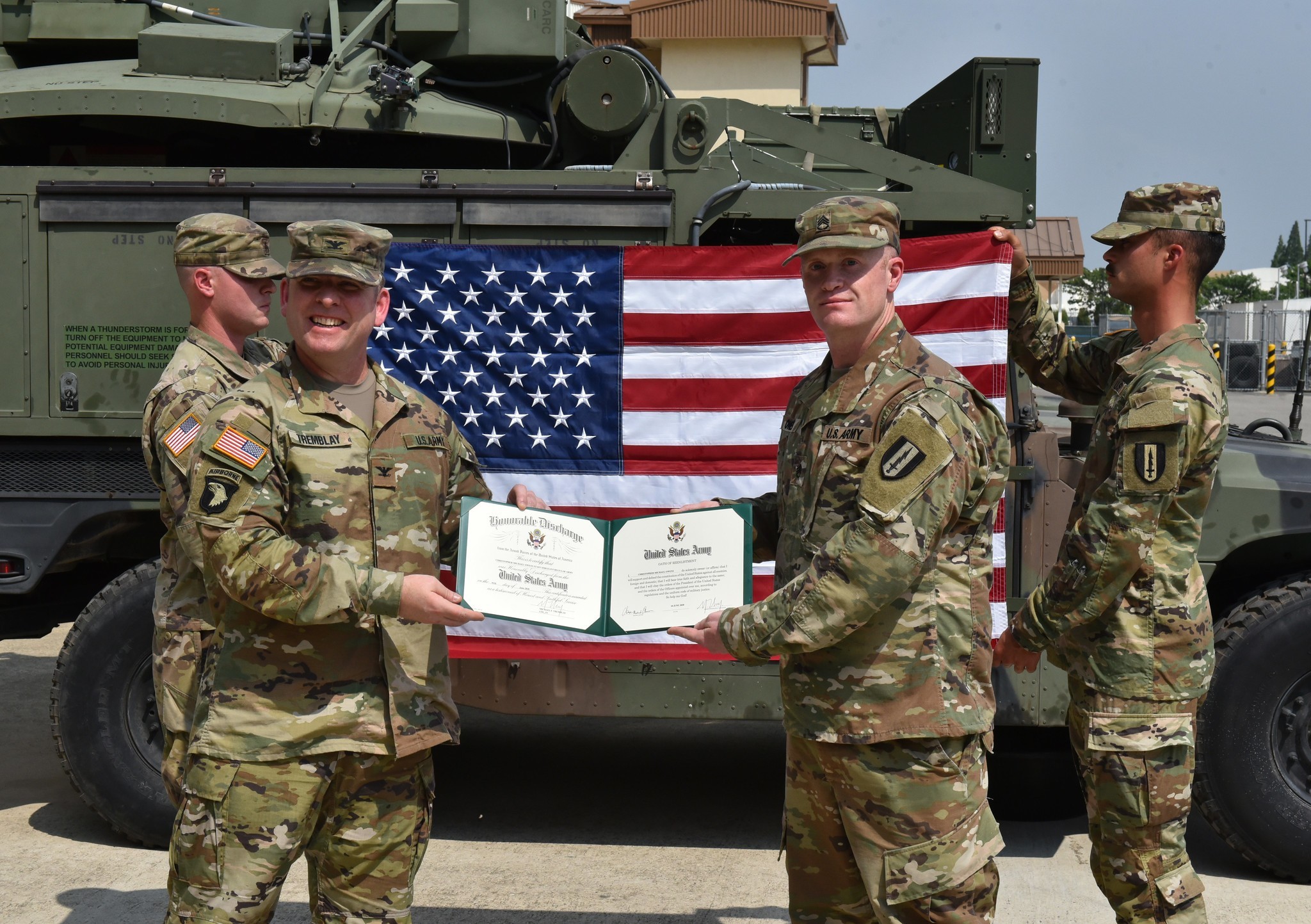 Garrison commander reenlists 1st Signal NCO | Article | The United ...