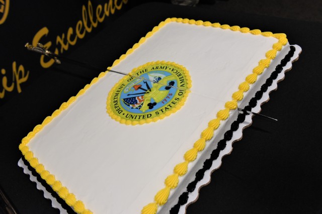 Fort Knox celebrates 245th Army Birthday with broadcast cake cutting ceremony