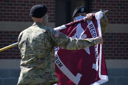 Braves visit Warrior Transition Battalion Soldiers, families