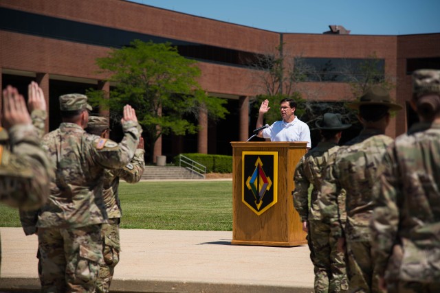 Esper conducts re-enlistment ceremony at Fort Leonard Wood