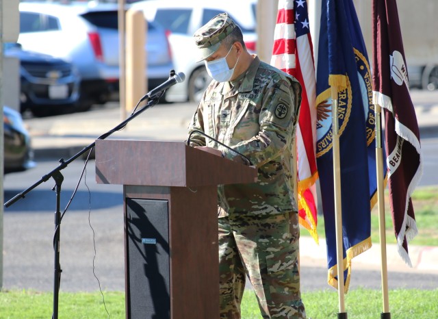 Col. Michael S. Oshiki, commander of William Beaumont Army Medical Center, speaks to Soldiers and civilians graduating from WBAMC’s Graduate Medical Education (GME) Programs during a graduation ceremony held at the North East lawn of the main hospital campus, June 20. Graduates completed courses of study in residencies or internships in one of the following GME programs: Internal Medicine, General Surgery, Orthopaedic Surgery, General Medical Officer, Oral Surgeon, and Certified Registered Nursing Anesthesia Graduates. U.S. Army Graduate Program in Anesthesia Nursing (DoD. photo by Vincent Byrd)
