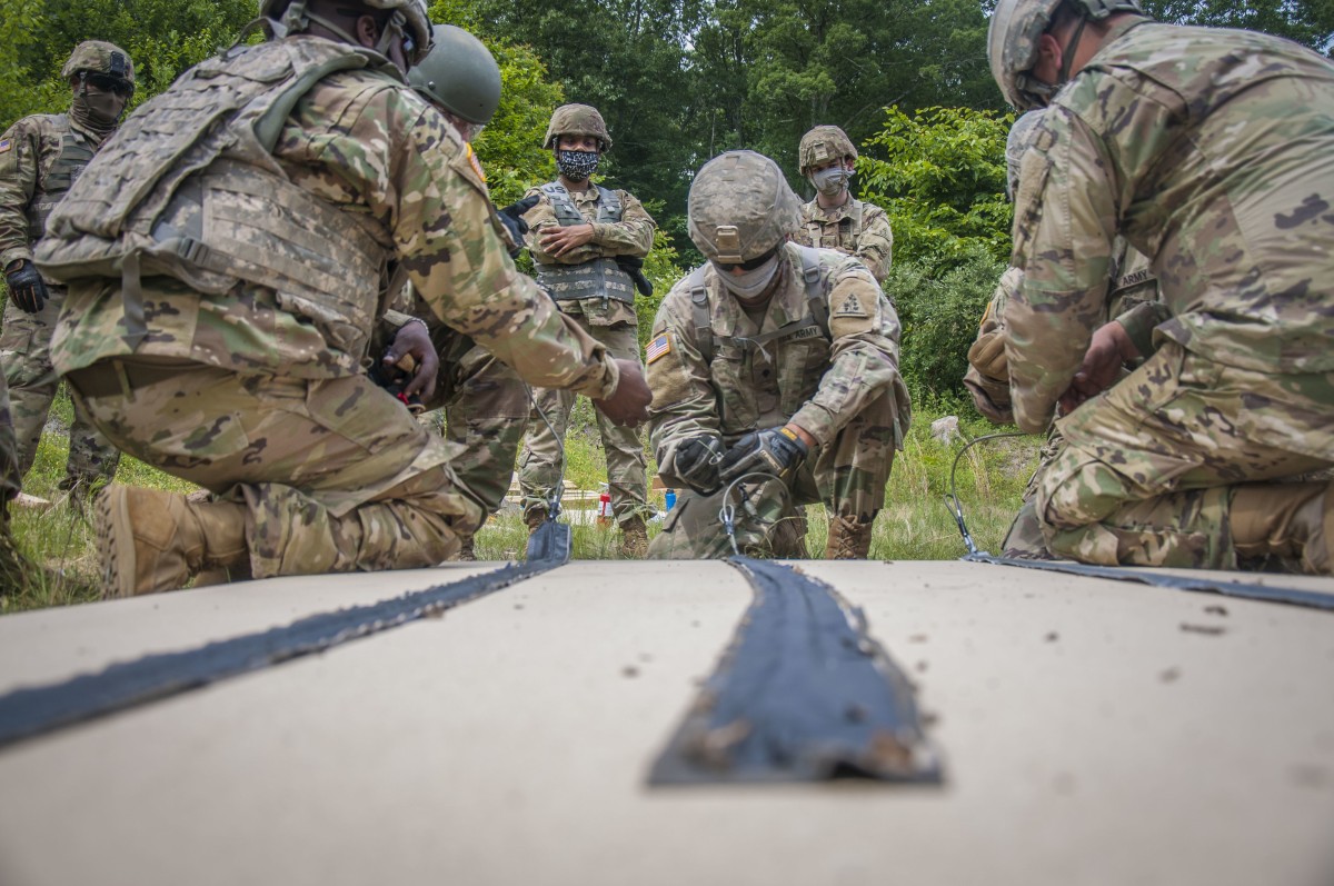 Connecticut+National+Guard+Candidates+Hospitalized+After+Heat+March