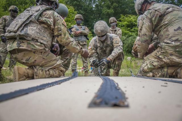 Connecticut Guard&#39;s 250th MRBC conducts breach training