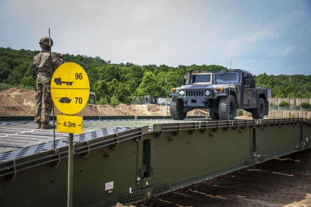 250th MRBC Conducts Bridging Operations Training 