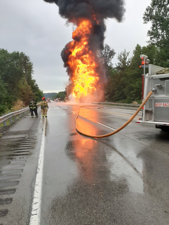 Fort Knox Fire Department assists in extinguishing fire from 31W gas tanker crash