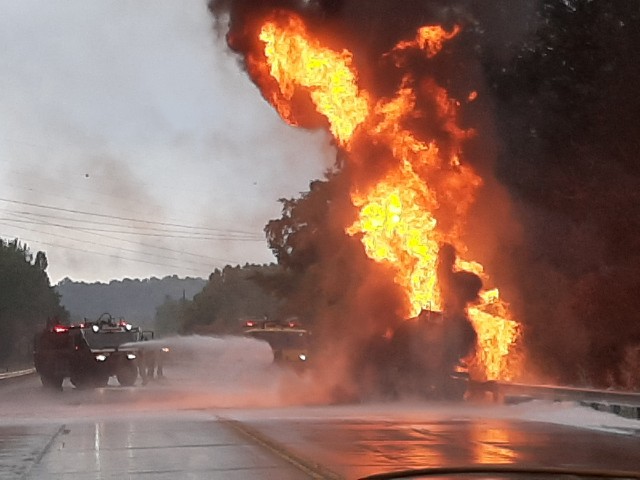 Fort Knox Fire Department assists in extinguishing fire from 31W gas tanker crash