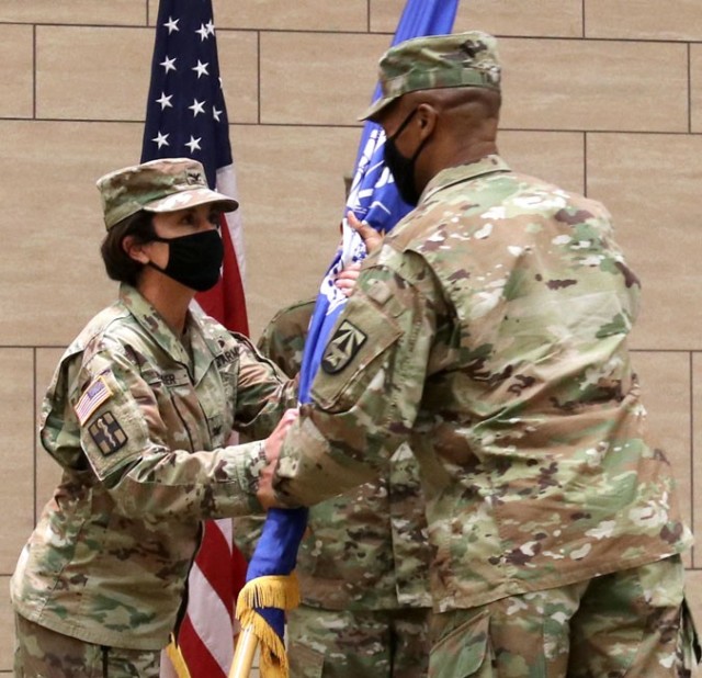 USAMRICD Welcomes Neumeier as New Commander
