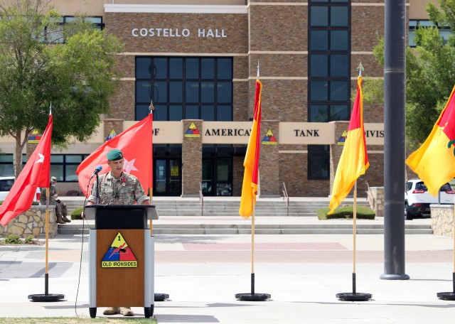 Fort Bliss, Texas - British Army Brigadier Leigh Tingey, a native of Cambridge, England, the outgoing deputy commanding general-maneuver of 1st Armored Division, thanks the division, Maj. Gen. Patrick Matlock, and El Paso in a speech during a farewell retreat ceremony held in his honor at Fort Bliss, Texas, July 23. (U.S. Army photo by Jean S. Han)