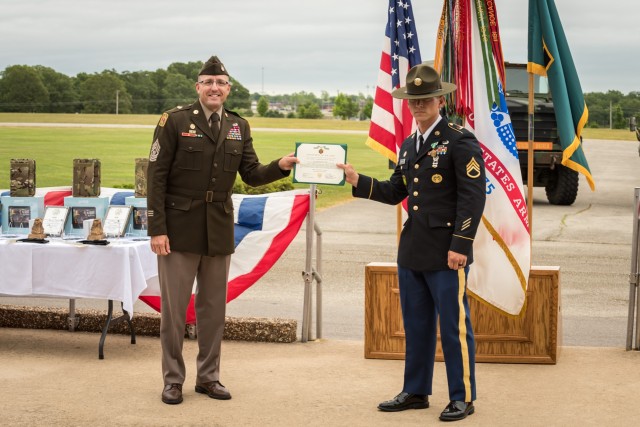 Drill sergeant wins Army’s top honors 