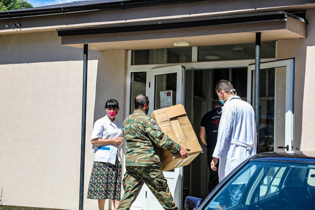 Kosovo Force Regional-Command East Soldiers from the Liaison Monitoring Team, “Kilo 5”, delivered 4 thousand euros worth of medical equipment July 28, 2020 to the Health Station of Banjska (Banjske), Kosovo.  Col. Noel Hoback, RC-E deputy brigade commander, 41st Infantry Brigade Combat Team, Oregon National Guard, presided over the delivery. The Banjska (Banjske) health clinic falls within the Greek LMT’s area of operations and has been identified as a major health resource to Zvecan municipality. (U.S. Army National Guard Story by Cpt. Nadine Wiley-Demoura)