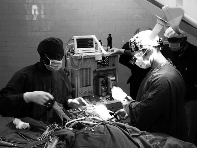 Army oral surgeon performs surgery in Ethiopia