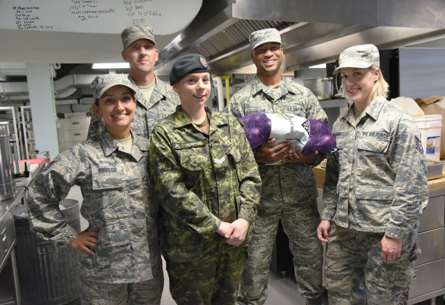 Guard members assist Oregonians with unemployment claims
