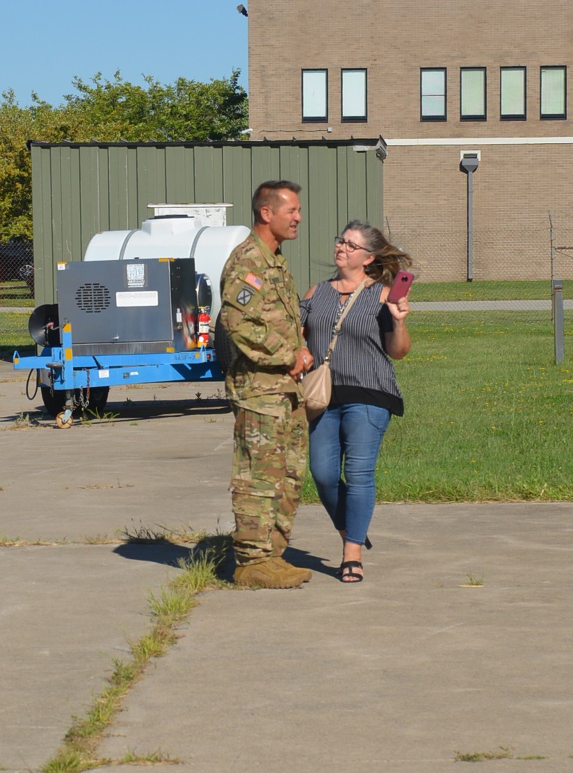 DVIDS - News - New York Army National Guard attend The Jet's Salute to  Service