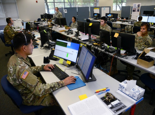 Guard members assist Oregonians with unemployment claims