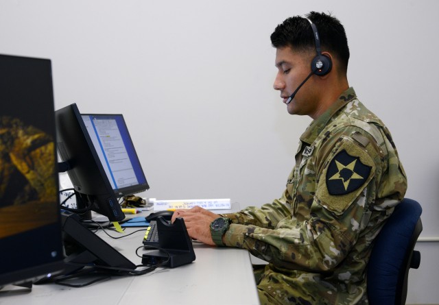 Guard members assist Oregonians with unemployment claims