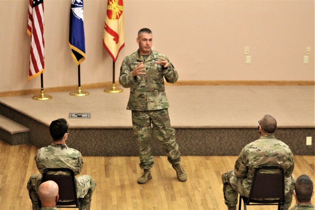 Photo Essay: Army Reserve's top enlisted leader visits with troops at ...