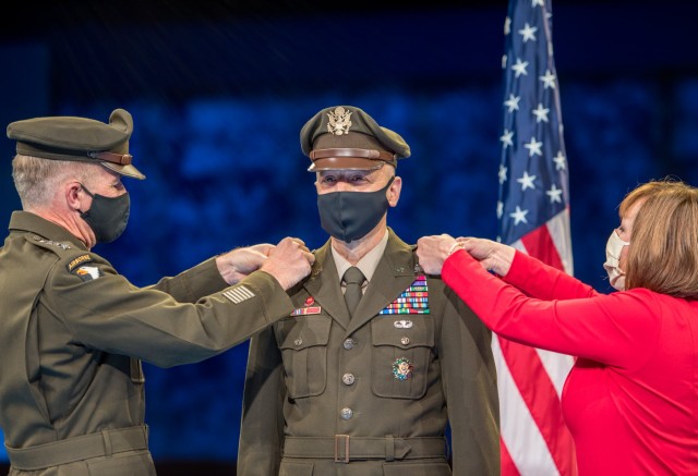 55th Chief of Engineers takes Command, outlines priorities
