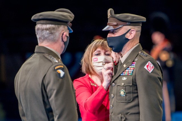 55th Chief of Engineers takes Command, outlines priorities