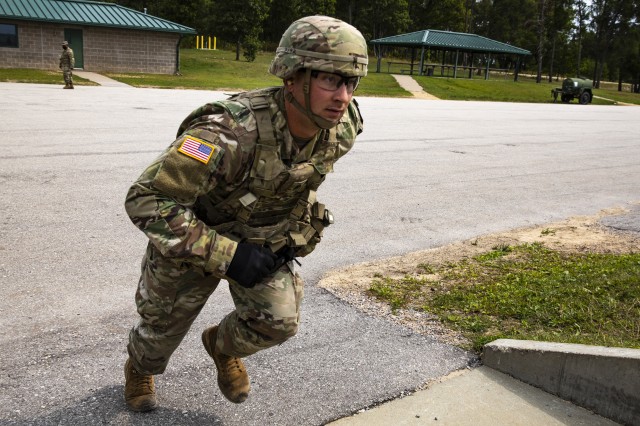 Rising To The Next Challenge Sapper Qualified Nco Wins Best Warrior For Army Reserve Article The United States Army