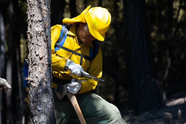 Lancer Brigade Soldier helps fight wildfires in Mendocino National Forest
