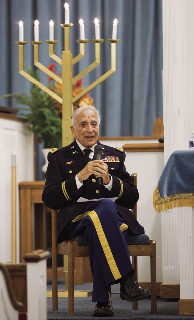 Holocaust survivor shares Army story, receives top police medal