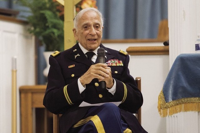 Holocaust survivor shares Army story, receives top police medal