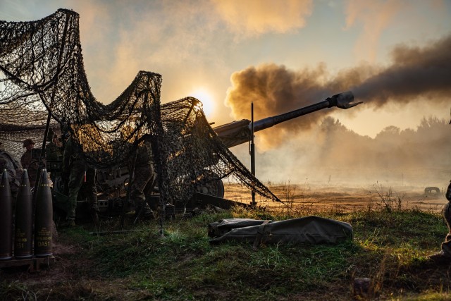 M77 Howitzer unit, “AKA Bulldogs” conduct early morning fire during WOJTEK Fire Exercise.