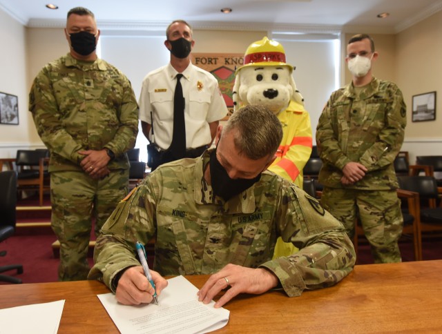 Fort Knox garrison leaders proclaim Oct. 5-9 ‘Fire Prevention Week’