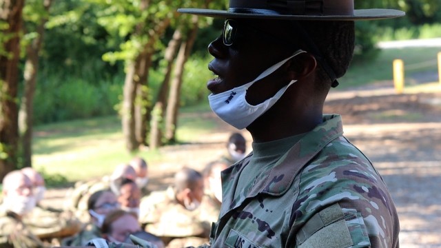 Drill Sergeant (Staff Sgt.) Henry Rakestraw gives trainees a motivational speech in Week 3 of
Basic Combat Training.