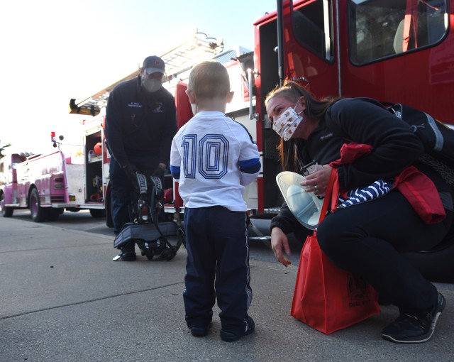 Fort Knox community celebrates Fire Prevention Week with multiple community parades