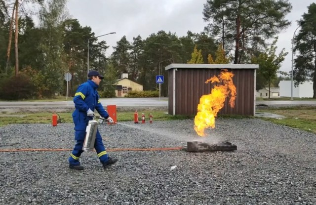 Practice fire extinguisher safety with USAG Bavaria’s Fire Department ...