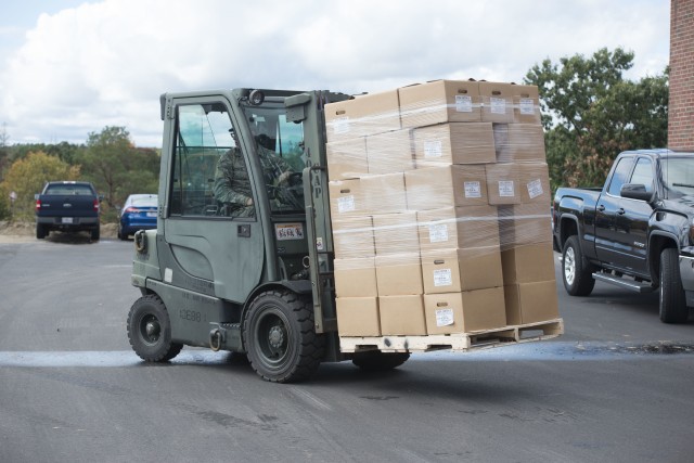 Connecticut Guard members help deliver food to families