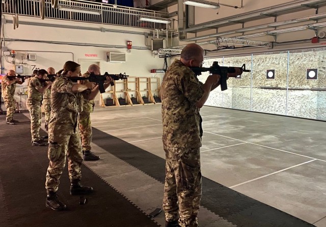 DVIDS - Images - Italian Soldiers of Comando per la Formazione e Scuola di  Applicazione dell'Esercito Italiano, Torino training at Caserma Ederle,  Vicenza [Image 5 of 6]